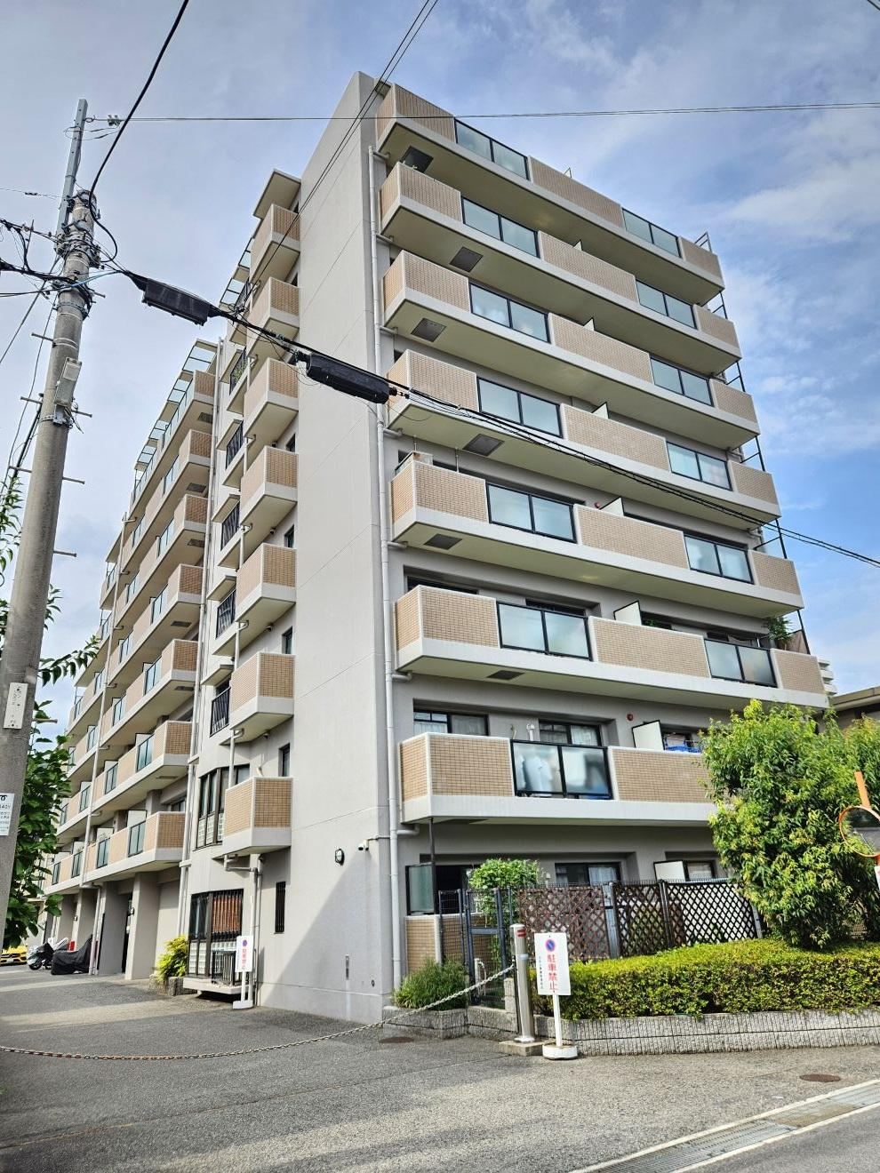 3LDK apartment in Higashinada Ward, Kobe, Hyogo - Photo 1