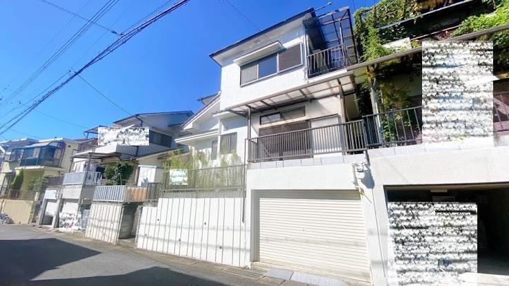 5DK house in Ikoma, Nara - Photo 1