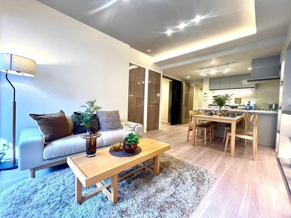 3LDK apartment in Minato Ward, Tokyo - Photo 1
