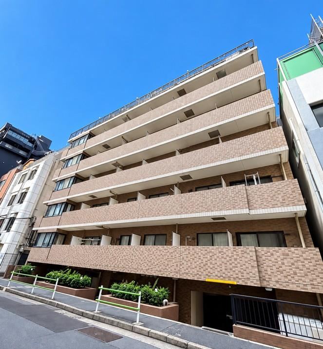 studio apartment in Minato Ward, Tokyo - Photo 1