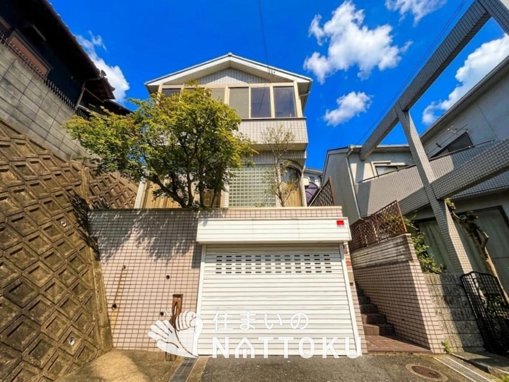 6LDK house in Hirakata, Osaka - Photo 1