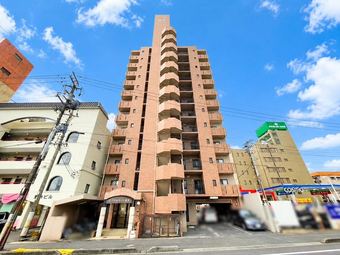3LDK apartment in Yokkaichi