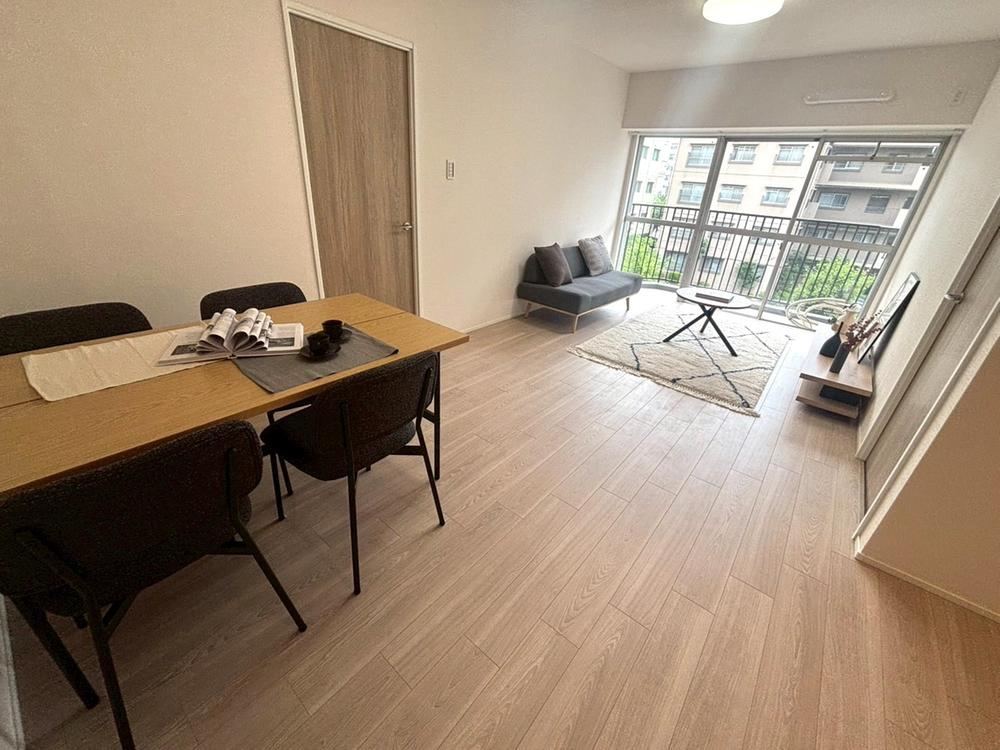 4LDK+S apartment in Mino, Osaka - Photo 1