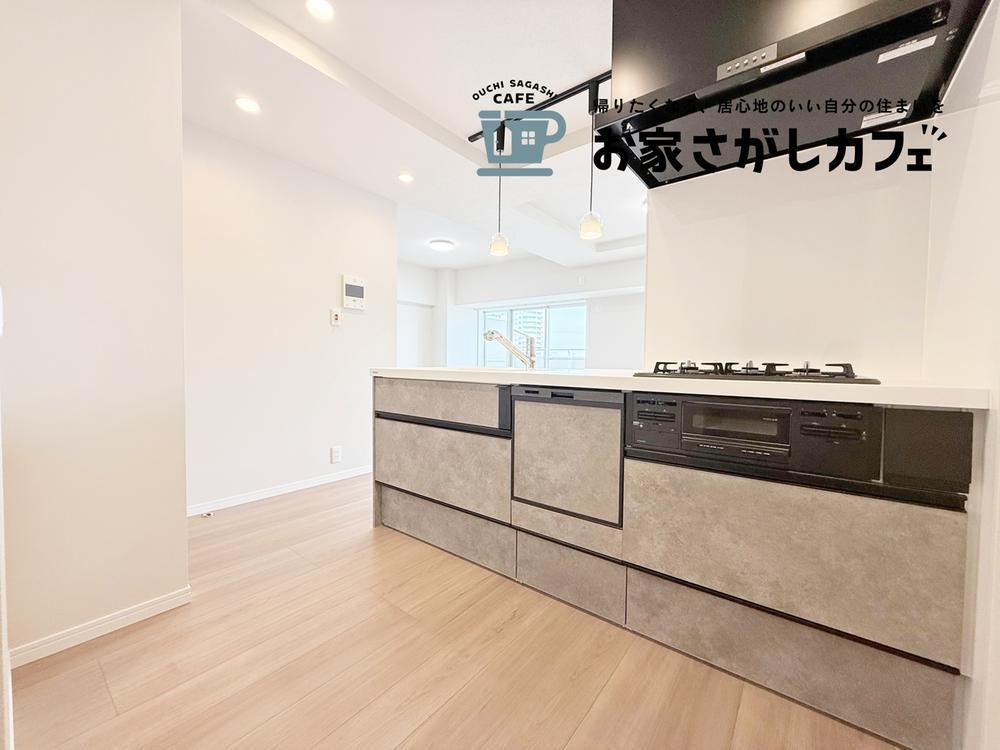 2LDK+S apartment in Hyogo Ward, Kobe, Hyogo - Photo 1