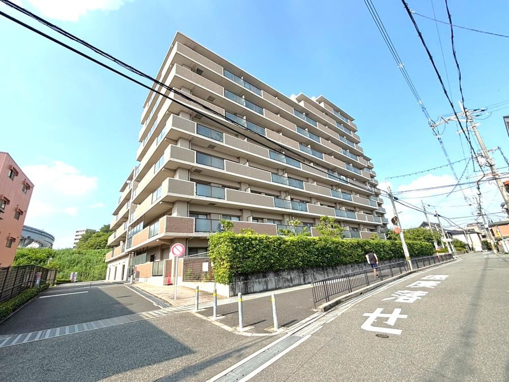 3LDK apartment in Toyonaka, Osaka - Photo 1