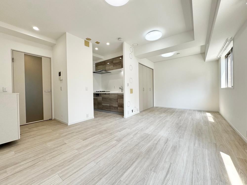 2LDK apartment in Nishi Ward, Osaka - Photo 1