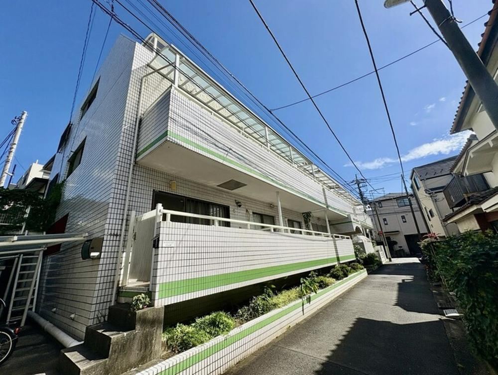 3LDK apartment in Nakano Ward, Tokyo - Photo 1