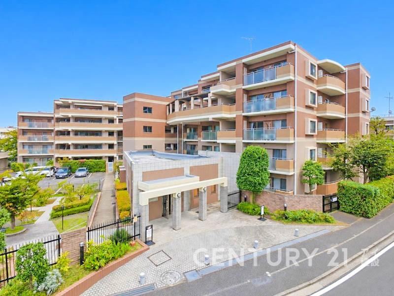 4LDK apartment in Isogo Ward, Yokohama, Kanagawa - Photo 1