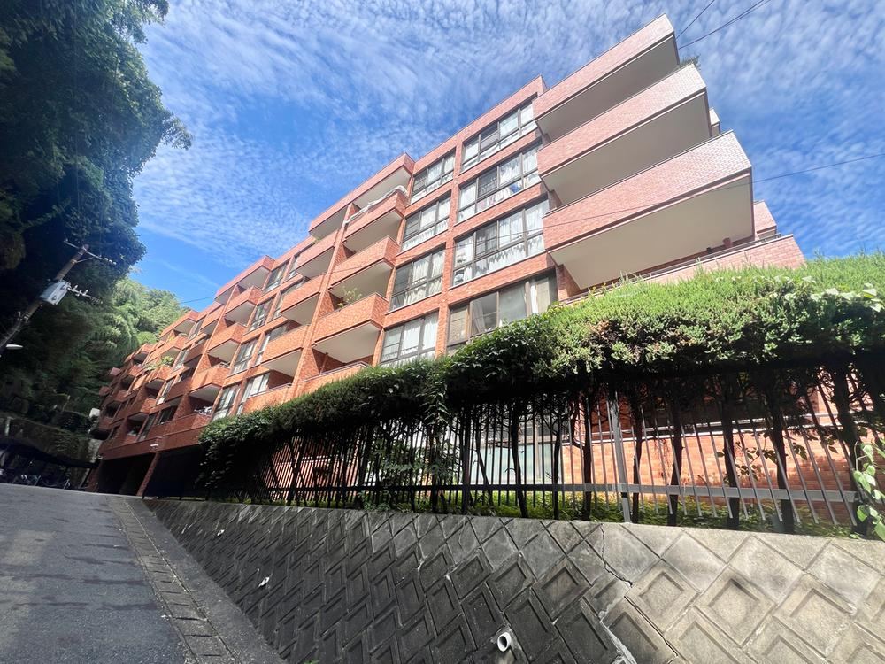 2LDK apartment in Chuo Ward, Fukuoka - Photo 1
