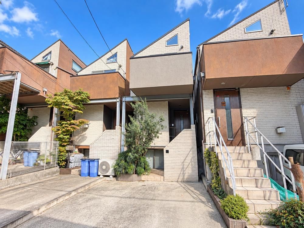 3LDK house in Setagaya Ward, Tokyo - Photo 1