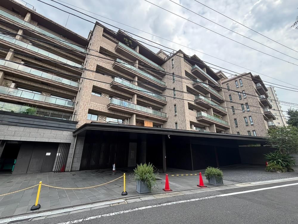 2LDK apartment in Setagaya Ward, Tokyo - Photo 1