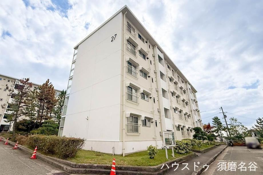 3LDK apartment in Suma Ward, Kobe, Hyogo - Photo 1