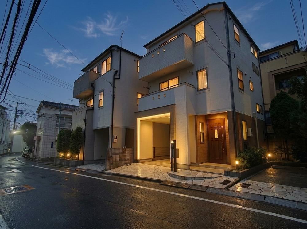 3LDK+S house in Itabashi Ward, Tokyo - Photo 1