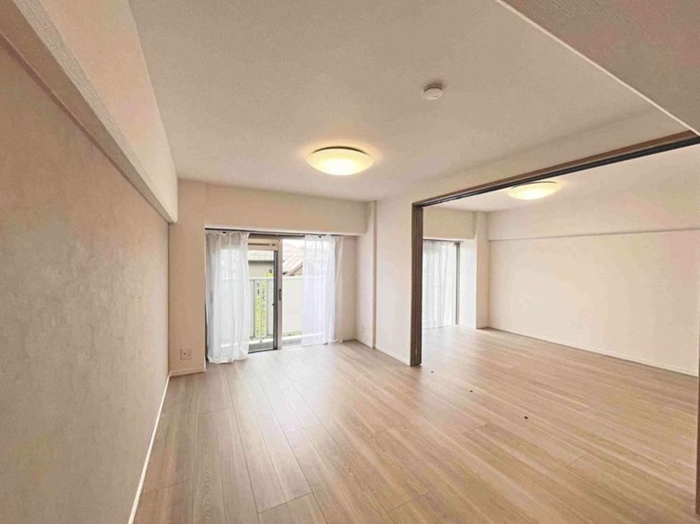 3LDK apartment in Totsuka Ward, Yokohama, Kanagawa - Photo 1