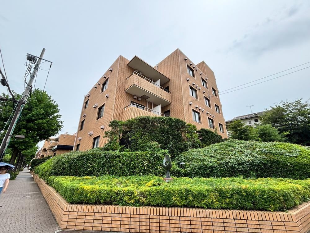 3LDK+S apartment in Setagaya Ward, Tokyo - Photo 1