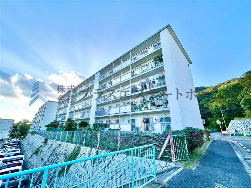 3LDK apartment in Suma Ward, Kobe, Hyogo - Photo 1
