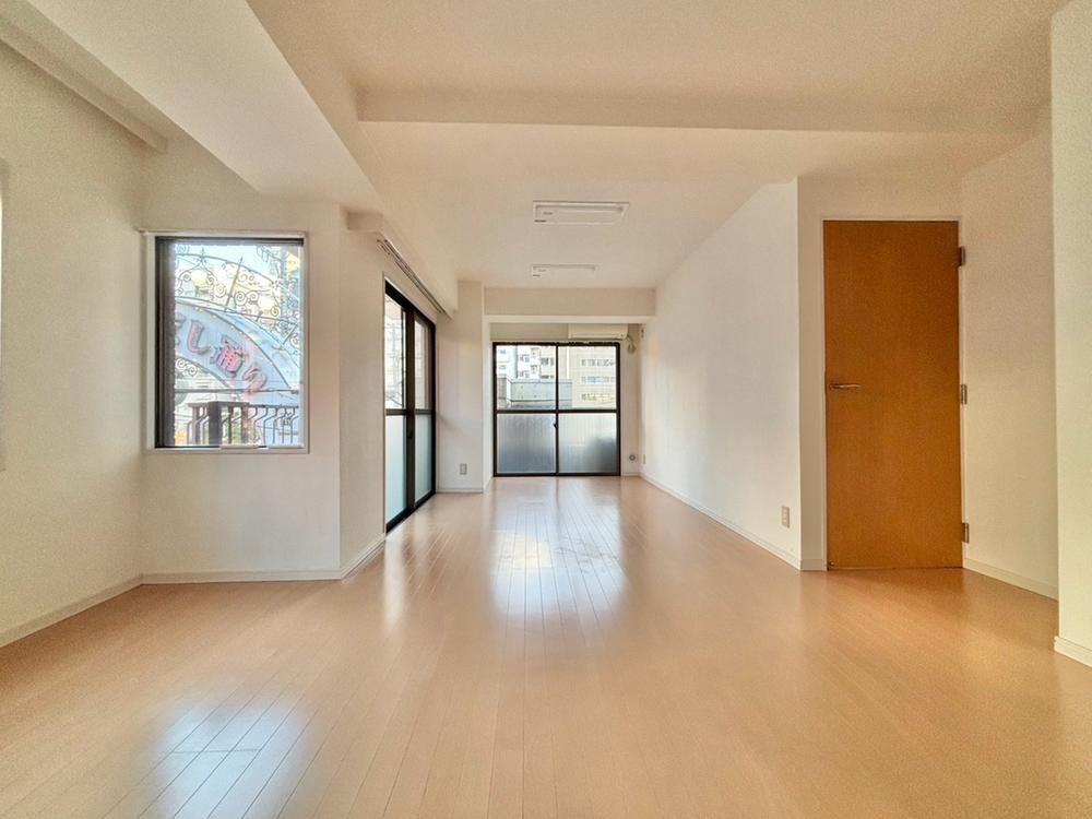 2LDK apartment in Shinjuku Ward, Tokyo - Photo 1