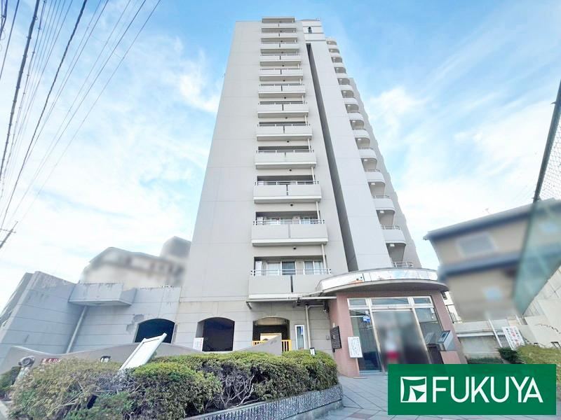 3DK apartment in Fushimi Ward, Kyoto - Photo 1