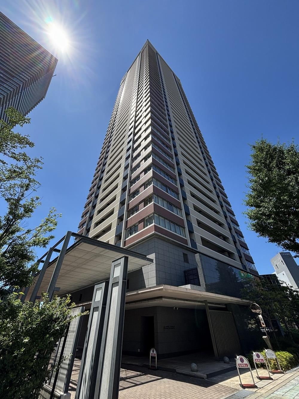 3LDK apartment in Kita Ward, Osaka - Photo 1