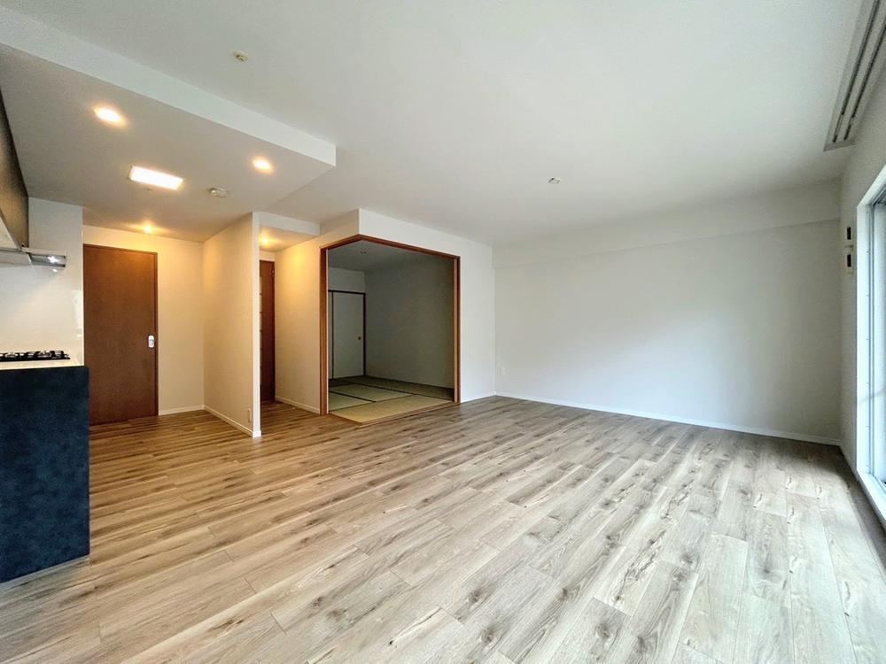 4LDK apartment in Tsurumi Ward, Osaka - Photo 1