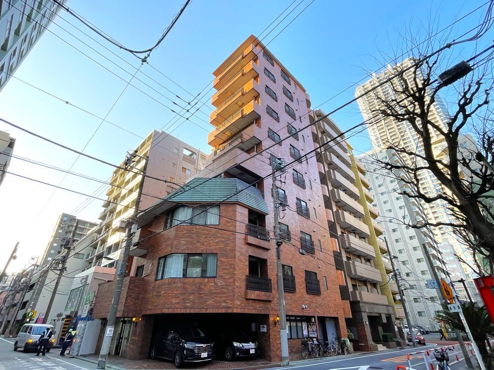 studio apartment in Shinjuku Ward, Tokyo - Photo 1