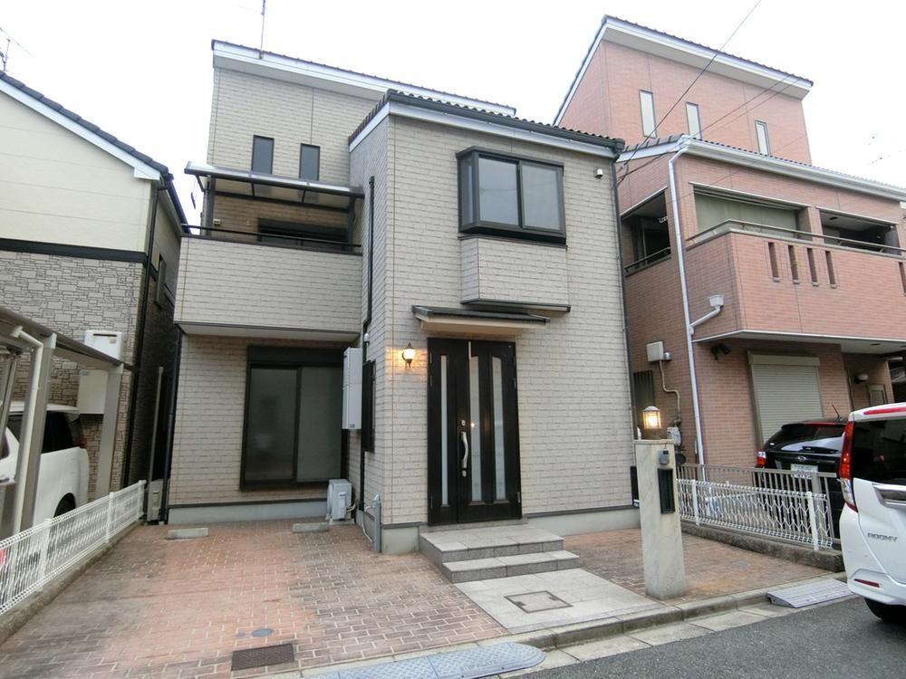 4LDK house in Higashiosaka, Osaka - Photo 1