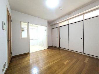 3LDK apartment in Higashinari Ward