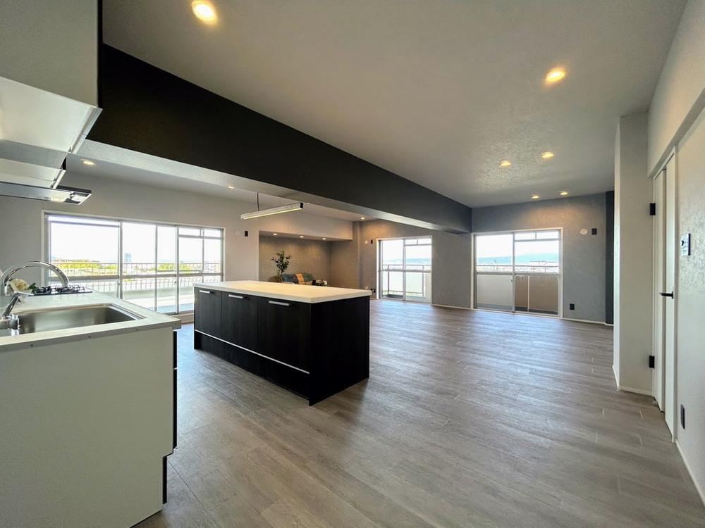 3LDK apartment in Suita, Osaka - Photo 1