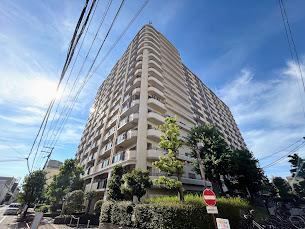 3LDK apartment in Tsurumi Ward, Osaka - Photo 1
