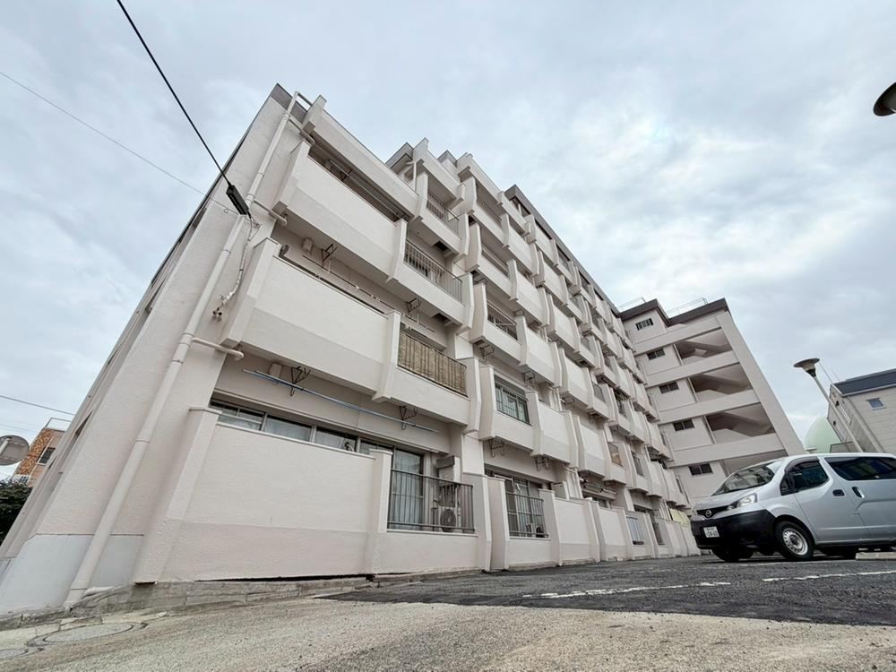 2LDK apartment in Nishi Ward, Yokohama, Kanagawa - Photo 1