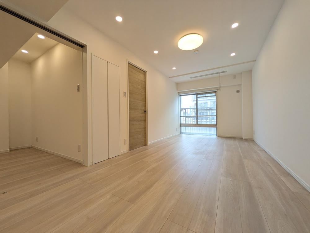 2LDK apartment in Joto Ward, Osaka - Photo 1