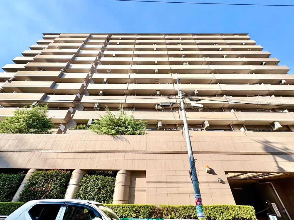 3LDK apartment in Sumida Ward, Tokyo - Photo 1
