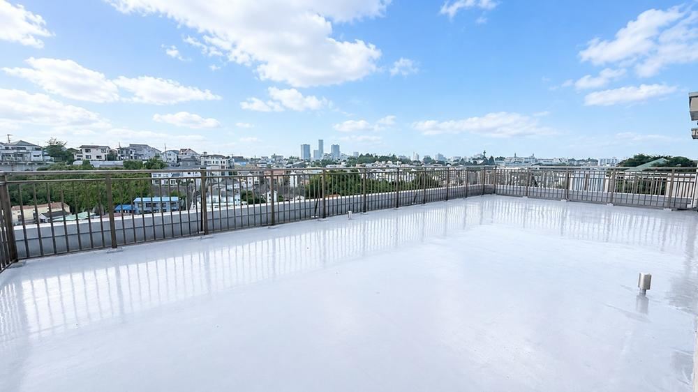 2LDK+S apartment in Naka Ward, Yokohama, Kanagawa - Photo 1