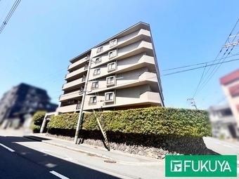 2LDK+S apartment in Kita Ward
