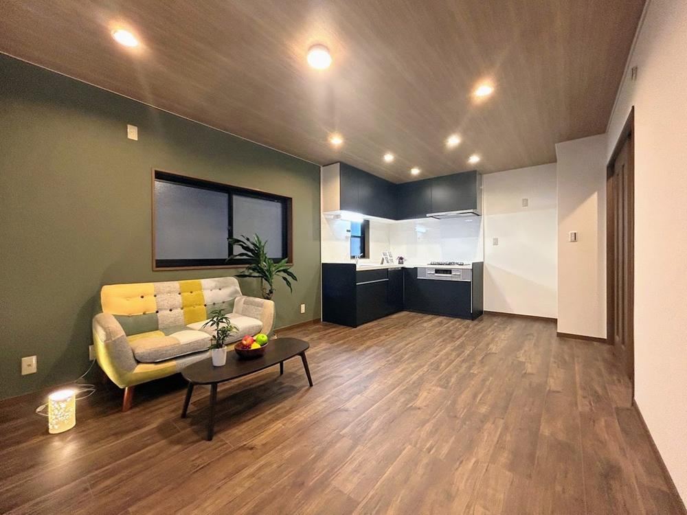 4LDK house in Kadoma, Osaka - Photo 1
