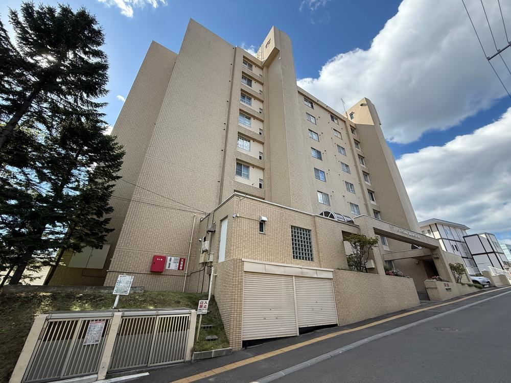 4LDK apartment in Shiroishi Ward, Sapporo, Hokkaido - Photo 1