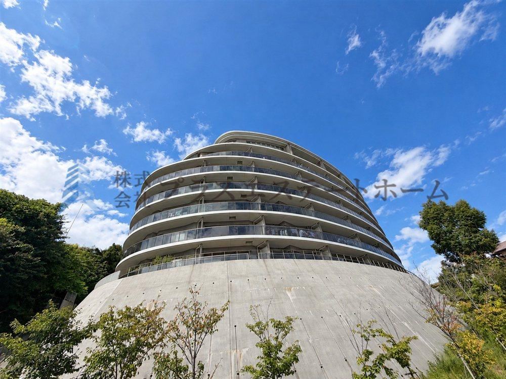 3LDK+S apartment in Suma Ward, Kobe, Hyogo - Photo 1