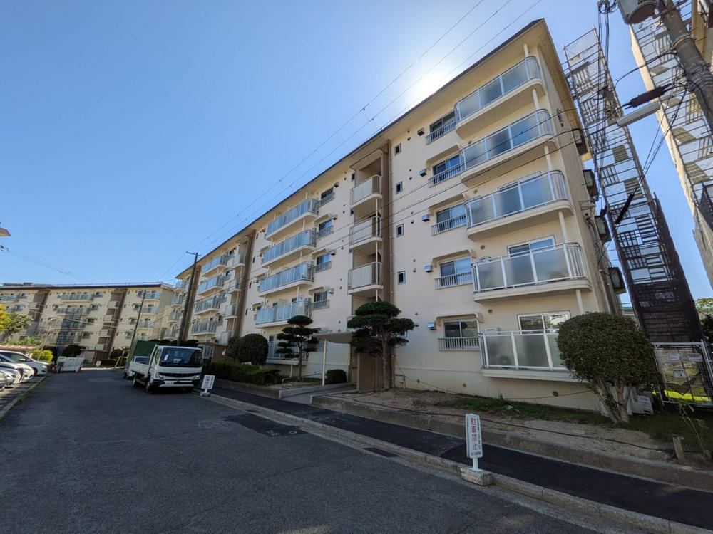 4DK apartment in Suma Ward, Kobe, Hyogo - Photo 1