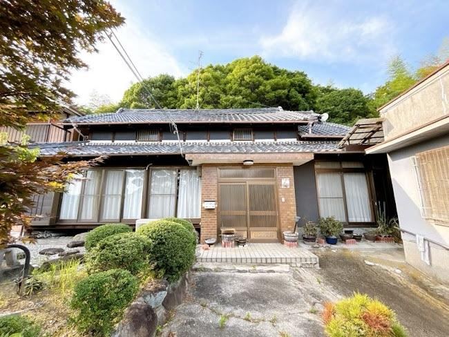 8DK house in Ikoma, Nara - Photo 1