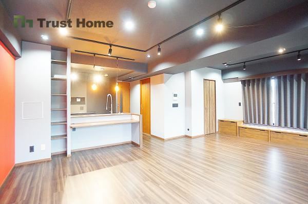 2LDK apartment in Toyonaka, Osaka - Photo 1