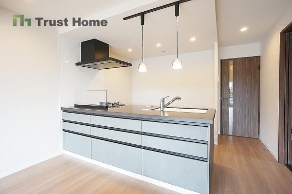 3LDK apartment in Suita, Osaka - Photo 1