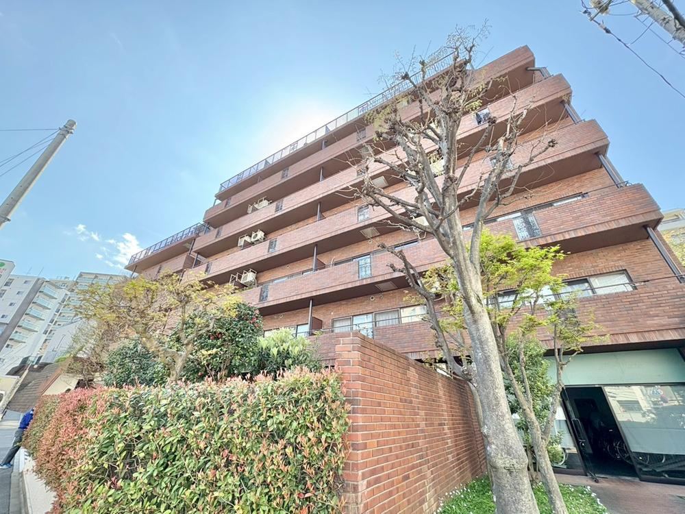 1LDK+S apartment in Bunkyo Ward, Tokyo - Photo 1