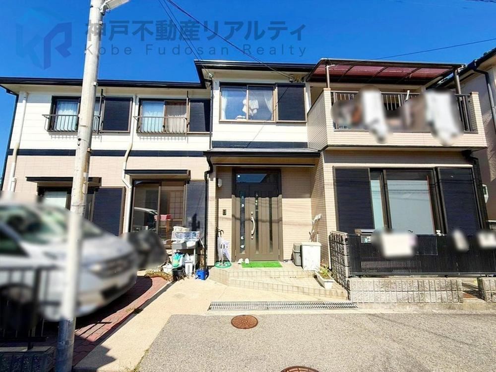 5LDK house in Tarumi Ward, Kobe, Hyogo - Photo 1