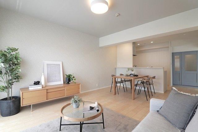4LDK apartment in Yodogawa Ward, Osaka - Photo 1