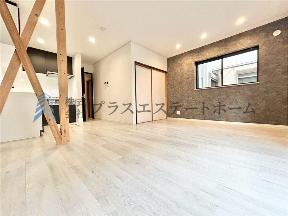 4LDK house in Tarumi Ward, Kobe, Hyogo - Photo 1