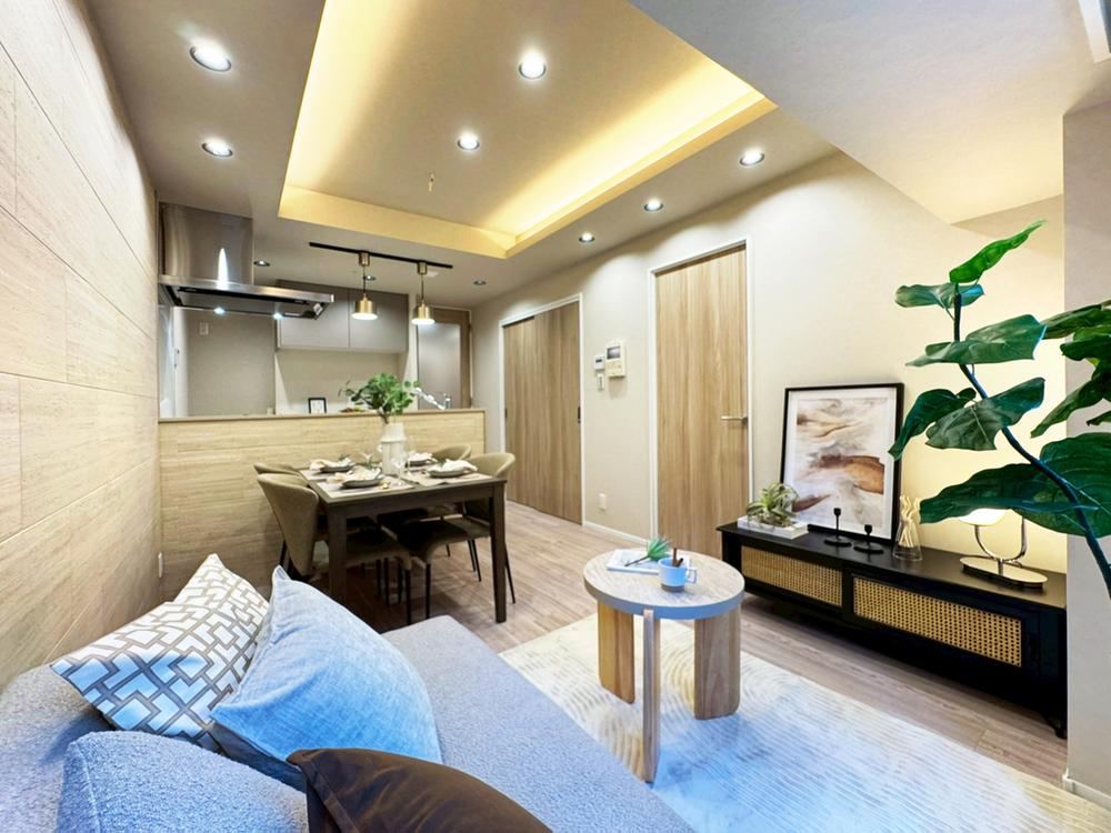 2LDK apartment in Minato Ward, Tokyo - Photo 1