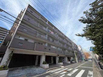 2LDK+S apartment in Yodogawa Ward