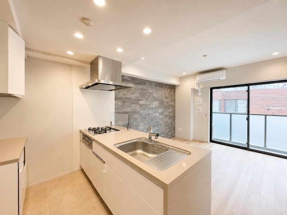 2LDK apartment in Shibuya Ward, Tokyo - Photo 1