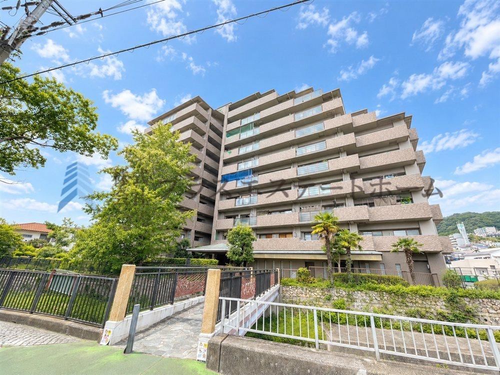 3LDK apartment in Nagata Ward, Kobe, Hyogo - Photo 1