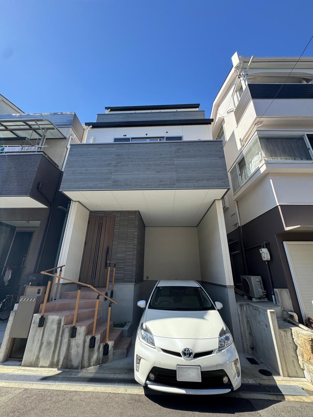 2LDK house in Toyonaka, Osaka - Photo 1